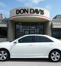 toyota camry 2010 white sedan se gasoline 4 cylinders front wheel drive automatic 76011