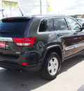 jeep grand cherokee 2011 dk  gray suv gasoline 6 cylinders 2 wheel drive 5 speed automatic 77388
