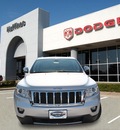 jeep grand cherokee 2012 silver suv overland gasoline 8 cylinders 2 wheel drive automatic 75067