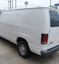ford econoline cargo 2005 white van gasoline 8 cylinders rear wheel drive 4 speed automatic 75070
