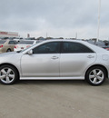 toyota camry 2011 silver sedan se gasoline 4 cylinders front wheel drive automatic with overdrive 77469
