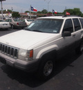 jeep grand cherokee 1997 white suv laredo gasoline 8 cylinders 4 wheel drive automatic 76103