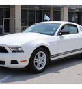 ford mustang 2012 performance white coupe v6 gasoline 6 cylinders rear wheel drive not specified 77375