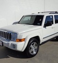 jeep commander 2010 white suv sport gasoline 6 cylinders 2 wheel drive automatic 78577