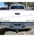 toyota tundra 2005 white gasoline 8 cylinders 4 wheel drive automatic with overdrive 77515