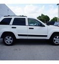 jeep grand cherokee 2005 white suv gasoline 6 cylinders rear wheel drive automatic 33157