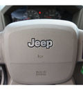 jeep grand cherokee 2005 white suv gasoline 6 cylinders rear wheel drive automatic 33157