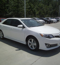toyota camry 2012 white sedan se gasoline 4 cylinders front wheel drive automatic 75569