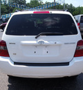 toyota highlander 2006 white suv gasoline 6 cylinders front wheel drive 5 speed automatic 75672