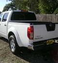 nissan frontier 2011 white sv v6 gasoline 6 cylinders 2 wheel drive automatic 75901