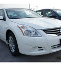 nissan altima 2011 white sedan 2 5 s gasoline 4 cylinders front wheel drive automatic 78552