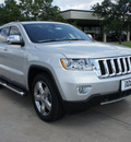 jeep grand cherokee 2011 silver suv overland gasoline 8 cylinders 2 wheel drive automatic 76011