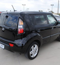kia soul 2010 black hatchback gasoline 4 cylinders front wheel drive automatic with overdrive 76087