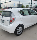 toyota prius c 2012 white hatchback two hybrid 4 cylinders front wheel drive automatic 76011
