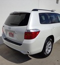 toyota highlander 2010 white suv base gasoline 6 cylinders front wheel drive automatic 78577