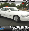 lincoln town car 2005 white sedan signature gasoline 8 cylinders rear wheel drive 4 speed automatic 56301