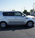 kia soul 2013 bright silver hatchback gasoline 4 cylinders front wheel drive automatic 19153
