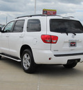 toyota sequoia 2008 white suv sr5 gasoline 8 cylinders 2 wheel drive automatic with overdrive 77469