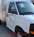 chevrolet express g3500 2004 white 8 cylinders automatic 76051