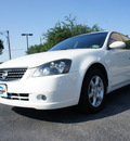 nissan altima 2005 white sedan 2 5 s gasoline 4 cylinders front wheel drive automatic 75075