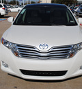 toyota venza 2012 white xle gasoline 6 cylinders front wheel drive shiftable automatic 76053
