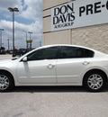 nissan altima 2011 white sedan 2 5 s gasoline 4 cylinders front wheel drive automatic 76011