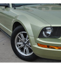 ford mustang 2005 dk  green coupe v6 gasoline 6 cylinders rear wheel drive automatic 78233