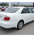 toyota camry 2005 white sedan xle v6 gasoline 6 cylinders front wheel drive automatic 76543
