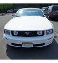 ford mustang 2008 white gt premium gasoline 8 cylinders rear wheel drive automatic with overdrive 08902