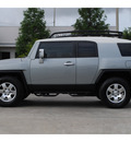 toyota fj cruiser 2010 lt  gray suv gasoline 6 cylinders 2 wheel drive automatic 77002