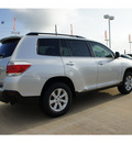 toyota highlander 2012 silver suv se gasoline 4 cylinders front wheel drive automatic 77469