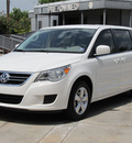 volkswagen routan 2010 white van se gasoline 6 cylinders front wheel drive automatic with overdrive 77074