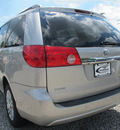 toyota sienna 2008 silver van limited gasoline 6 cylinders all whee drive automatic 45324
