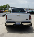 ford f 350 super duty 2005 white xlt diesel 8 cylinders rear wheel drive automatic with overdrive 76137