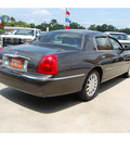 lincoln town car 2006 brown sedan signature flex fuel 8 cylinders rear wheel drive automatic with overdrive 77706