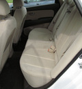 hyundai elantra 2008 white sedan gasoline 4 cylinders front wheel drive 5 speed manual 45840