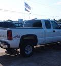 chevrolet silverado 2500hd 2005 white gasoline 8 cylinders 4 wheel drive automatic 77531