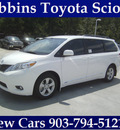 toyota sienna 2012 white van le 8 passenger gasoline 6 cylinders front wheel drive automatic 75569