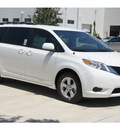 toyota sienna 2012 white van le 8 passenger gasoline 6 cylinders front wheel drive automatic 78232