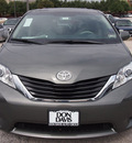 toyota sienna 2012 green van le 8 passenger gasoline 6 cylinders front wheel drive automatic 76011