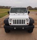 jeep wrangler unlimited 2011 white suv sport gasoline 6 cylinders 4 wheel drive automatic 76049
