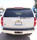 chevrolet suburban 2013 white suv lt 8 cylinders automatic 75075