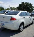 ford focus 2010 white sedan se gasoline 4 cylinders front wheel drive automatic 75062