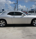 dodge challenger 2010 silver coupe se gasoline 6 cylinders rear wheel drive shiftable automatic 77090