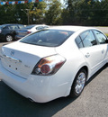 nissan altima 2009 white sedan gasoline 4 cylinders front wheel drive automatic 13502