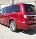 chrysler town and country 2013 red van touring l flex fuel 6 cylinders front wheel drive automatic 80301