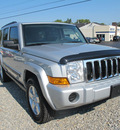 jeep commander 2007 silver suv sport gasoline 6 cylinders 4 wheel drive automatic 45324