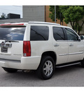 cadillac escalade 2009 white suv flex fuel 8 cylinders rear wheel drive automatic 77002