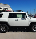 toyota fj cruiser 2012 white suv gasoline 6 cylinders 2 wheel drive automatic 76011