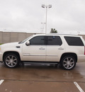 cadillac escalade 2007 white suv gasoline 8 cylinders rear wheel drive automatic 76108